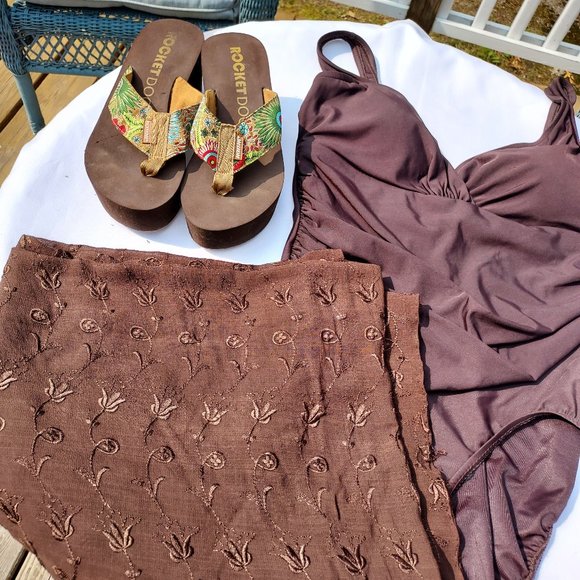 Trimshaper size 16 Ruched Chocolate Colored one piece. - Picture 6 of 6